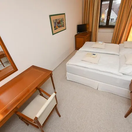 Atrium-accomm Bed & Breakfast