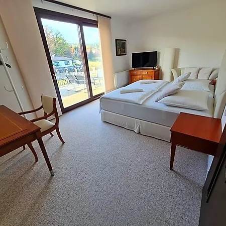 Atrium-accomm Oda ve Kahvaltı Ritka