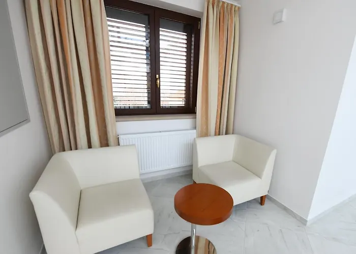 Atrium-accomm Bed & Breakfast 4*