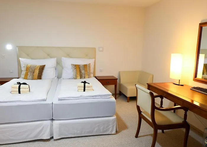 Atrium-accomm Bed and Breakfast