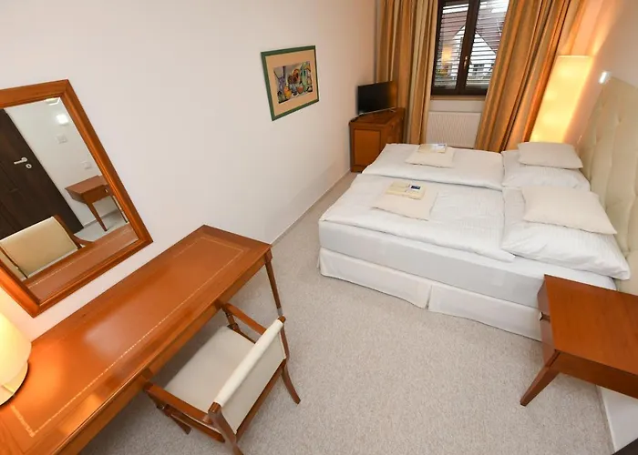 Atrium-accomm Bed & Breakfast