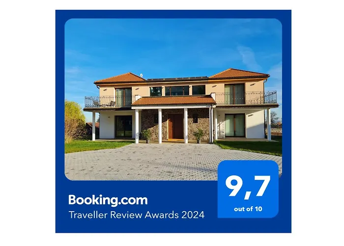 Atrium-accomm Bed & Breakfast 4*